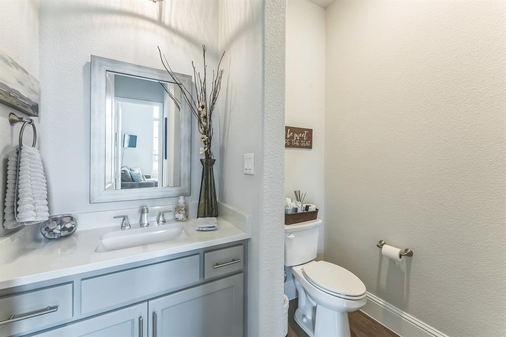841 Ivy Glen Court