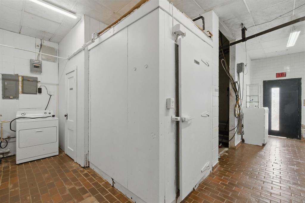 H&Tc 227 - Commercial Sale