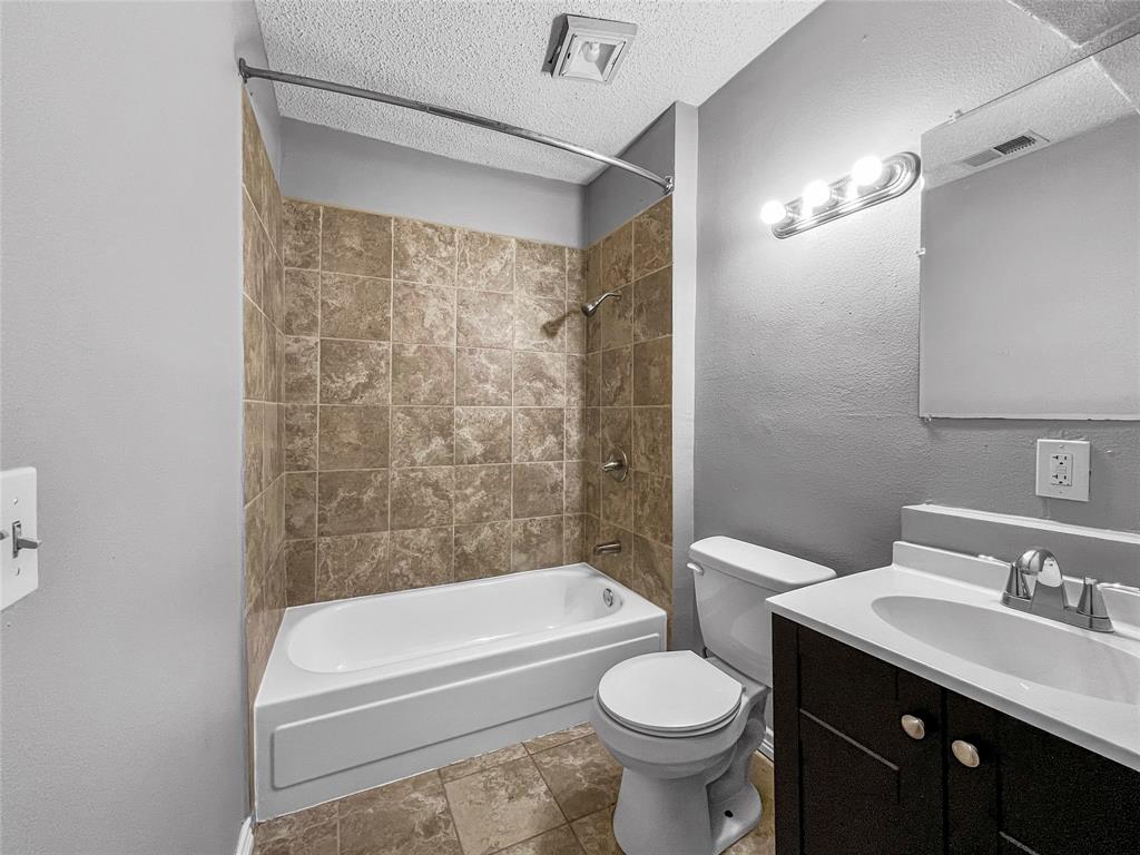 Deerpath Village 03 - Residential Lease