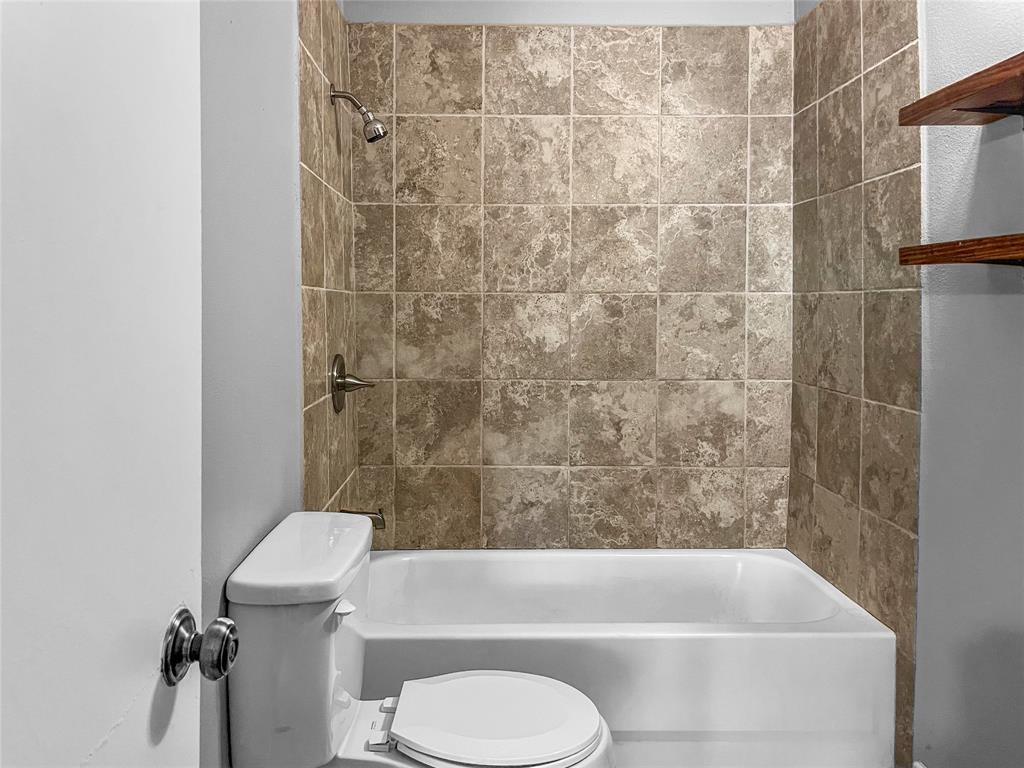 Deerpath Village 03 - Residential Lease