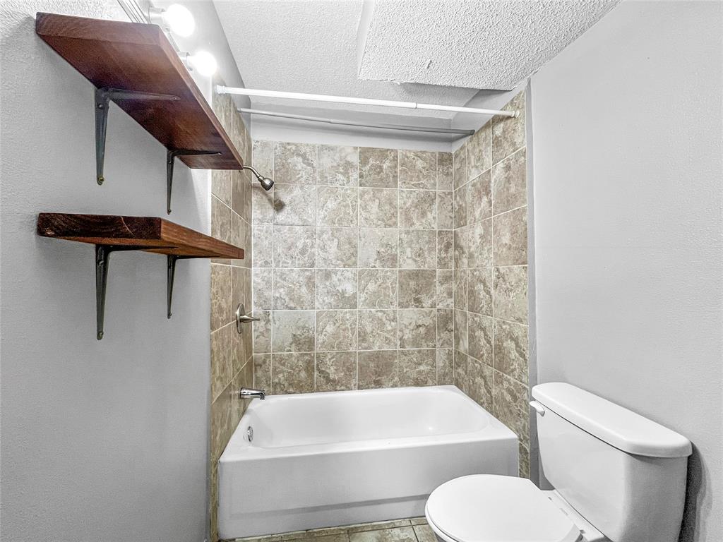 Deerpath Village 03 - Residential Lease