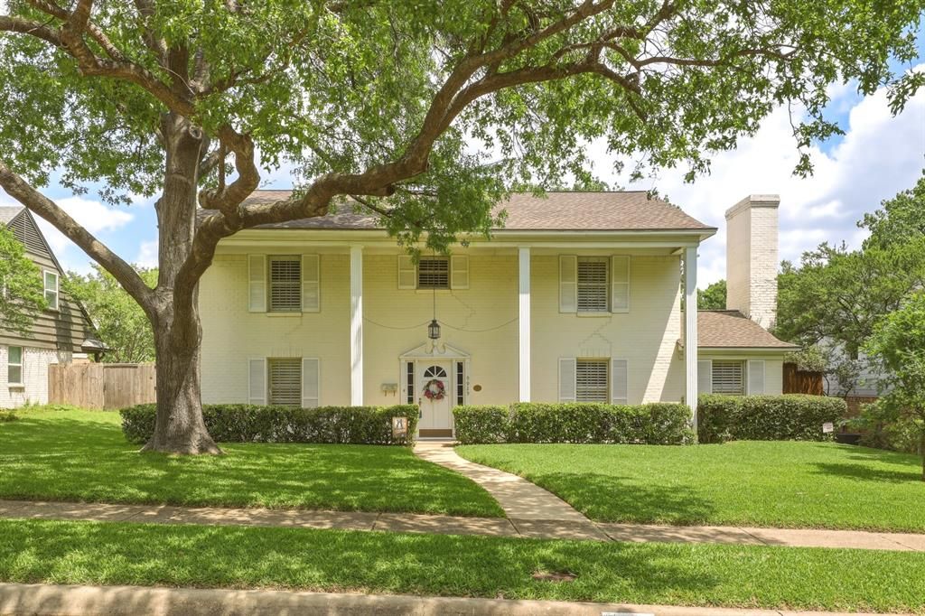 Photo of 9929 Windledge Drive, Dallas, TX 75238 (MLS # 21251295)