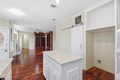 Tiny photo for 6204 Kingswood Drive, Arlington, TX 76001 (MLS # 21200187)