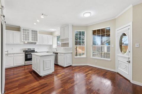 Tiny photo for 6204 Kingswood Drive, Arlington, TX 76001 (MLS # 21200187)