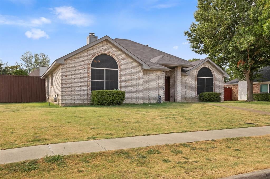 2037 Vista Drive