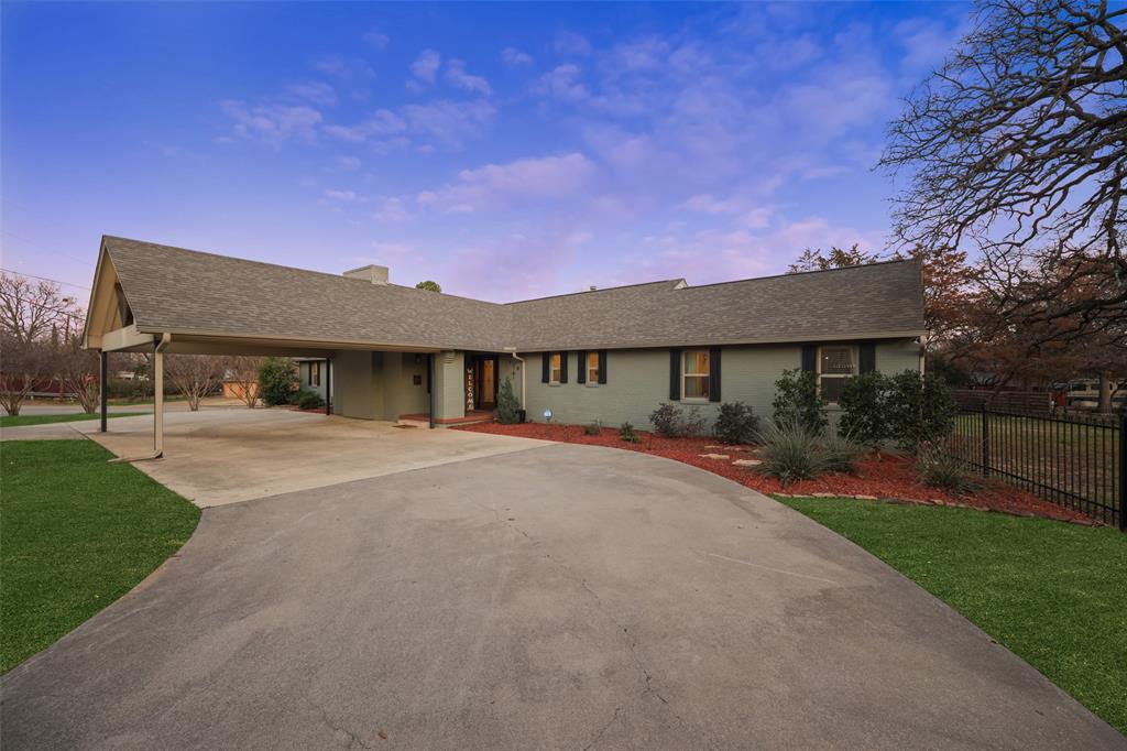 928 N Irving Heights Drive