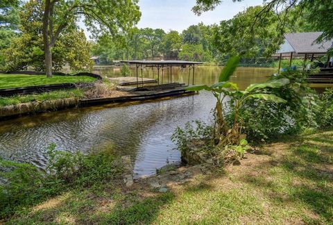 Tiny photo for 4703 Laguna Lane, Austin, TX 78746 (MLS # 20988775)