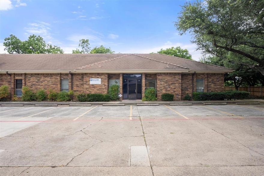 In the Heart of DWG's Business District – Welcome to 2315 Roosevelt Drive, a prime commercial property located in Dalworthington Gardens’ main business corridor north of Arkansas Lane. Zoned B-2, it’s ideal for office, retail, or specialty service use. The building features 4 private offices, a large central meeting room, a restroom, and a utility room with washer & dryer connections. This unit is in excellent condition with a newer Trane HVAC system, durable tile roofing, and energy-efficient double-pane windows. A turnkey opportunity in one of DWG’s most visible and business-friendly areas.