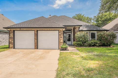 Photo of 9948 Pack Saddle Trail, Fort Worth, TX 76108 (MLS # 21336150)