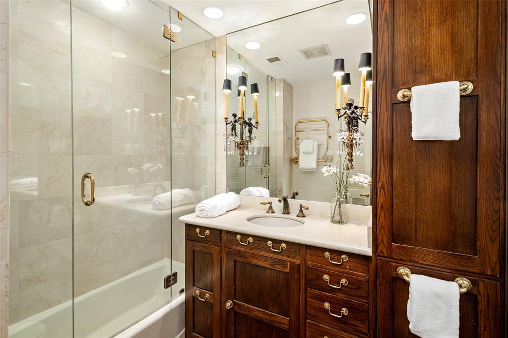 Oak Lawn Place - Residential