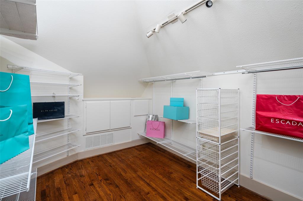 Oak Lawn Place - Residential