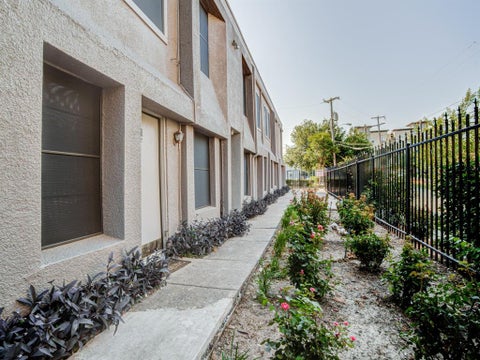 Photo of 4040 Brown Street #8, Dallas, TX 75219 (MLS # 21392956)