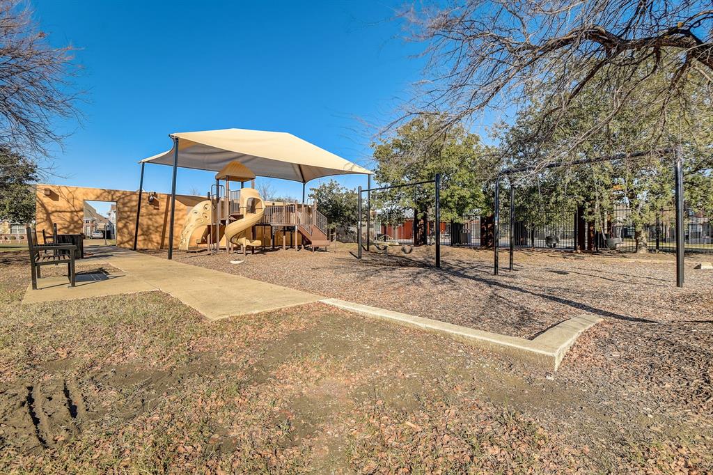 Bella Vista At Mira Lagos - Residential