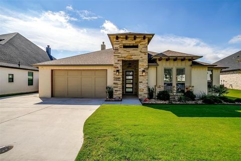 Photo of 1221 Crown Valley Drive, Weatherford, TX 76087 (MLS # 21245214)