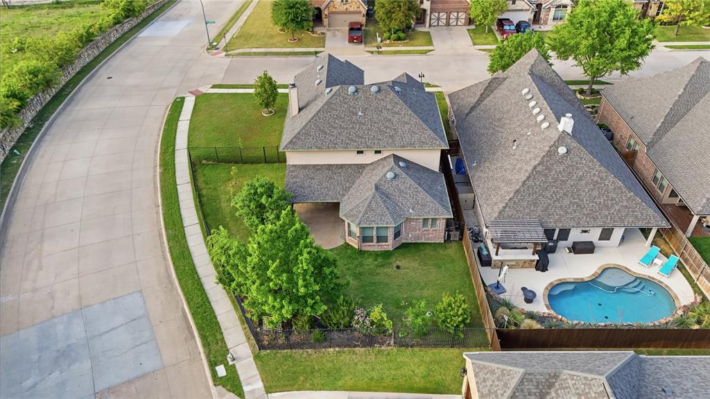 4500 Lakeside Hollow Street