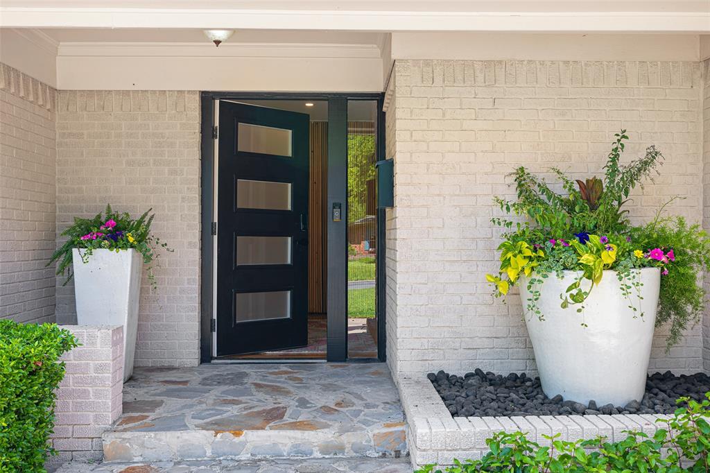 9017 Larchwood Drive