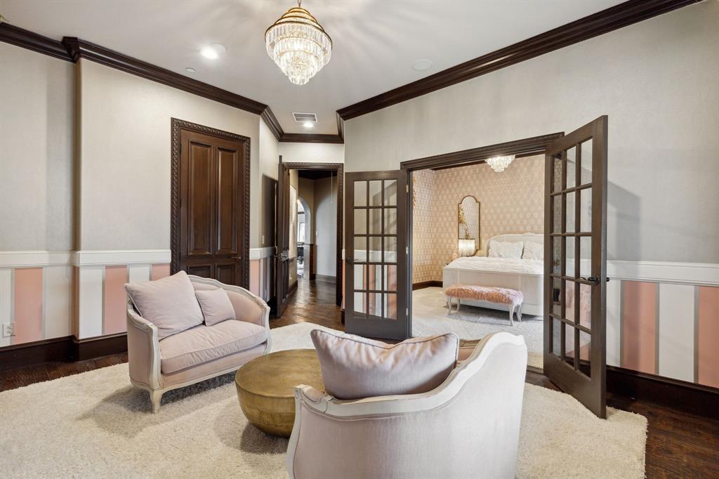 La Mirada - Residential