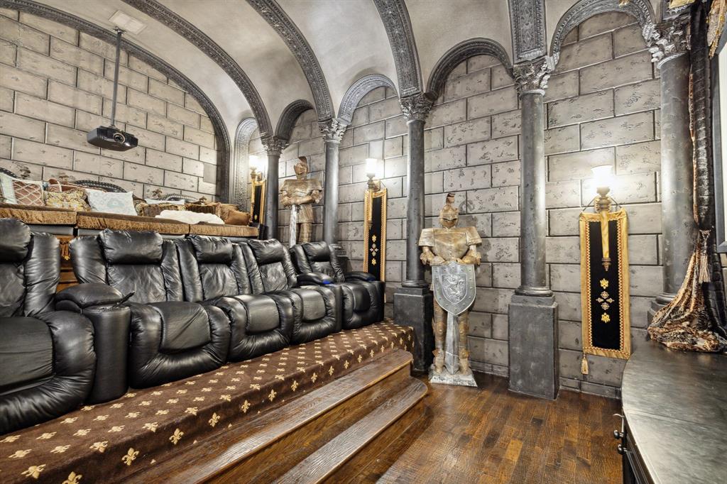 La Mirada - Residential