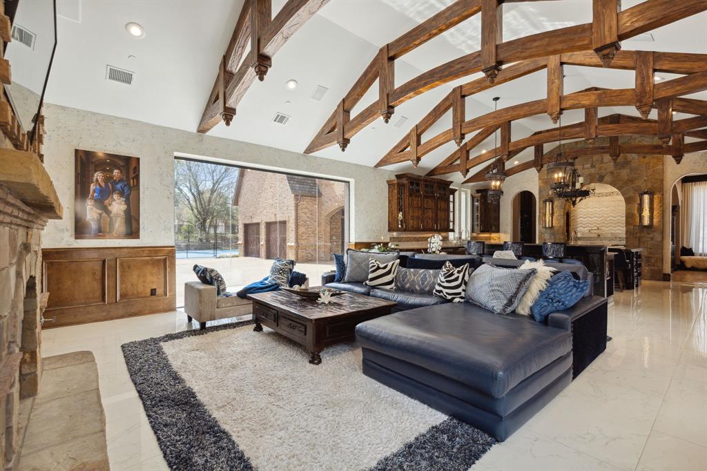 La Mirada - Residential