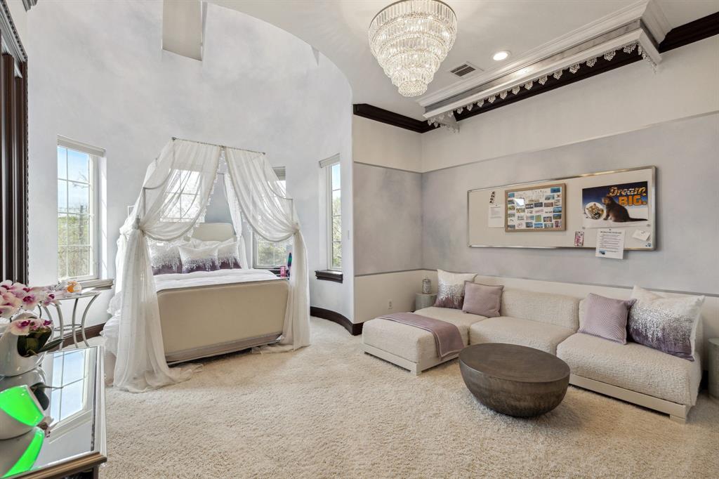 La Mirada - Residential