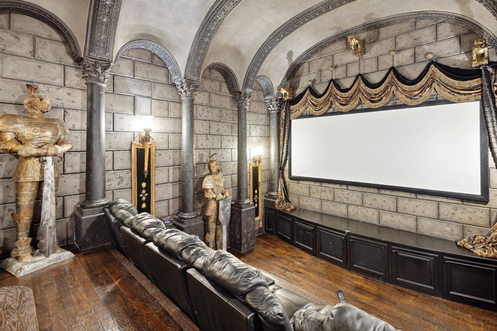 La Mirada - Residential