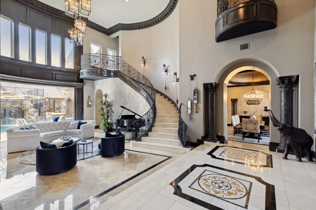 La Mirada - Residential