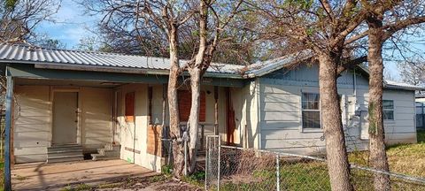 1405 8 1/2 Street Mineral Wells TX 76067