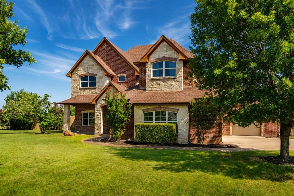 Photo of 407 Valley View Court, Rio Vista, TX 76093 (MLS # 21320727)