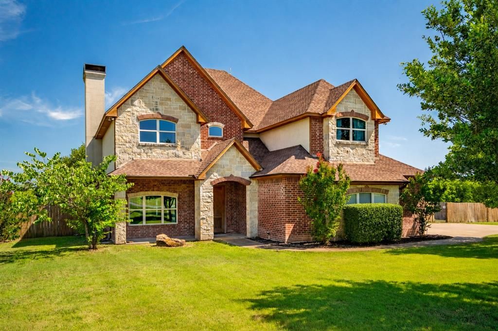 Photo of 407 Valley View Court, Rio Vista, TX 76093 (MLS # 21320727)