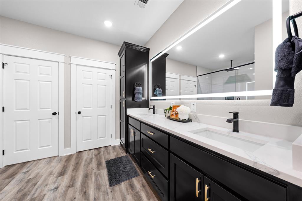 Jimmy Wags Add - Residential