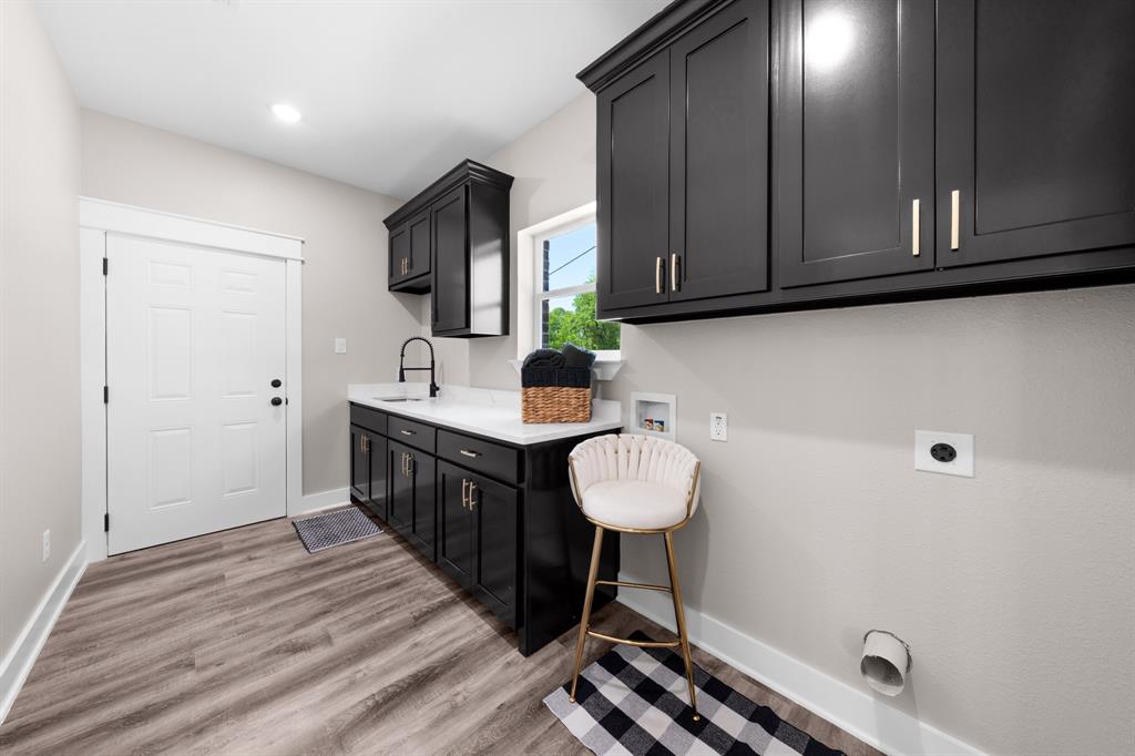 Jimmy Wags Add - Residential