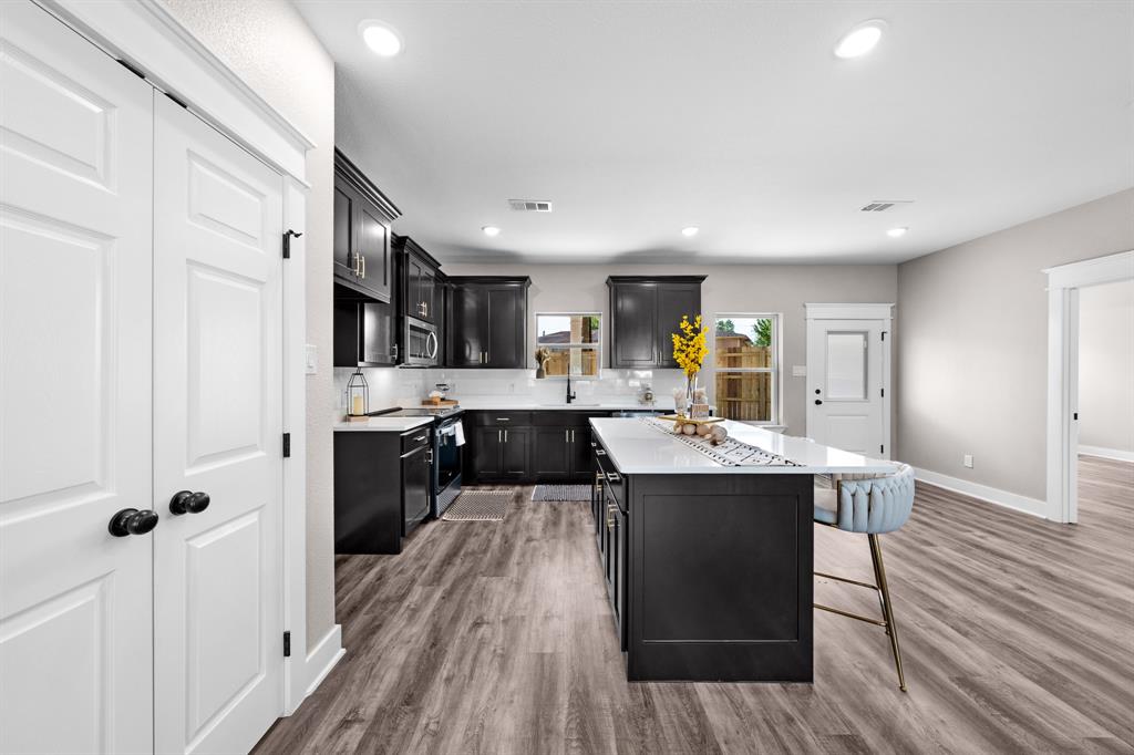 Jimmy Wags Add - Residential