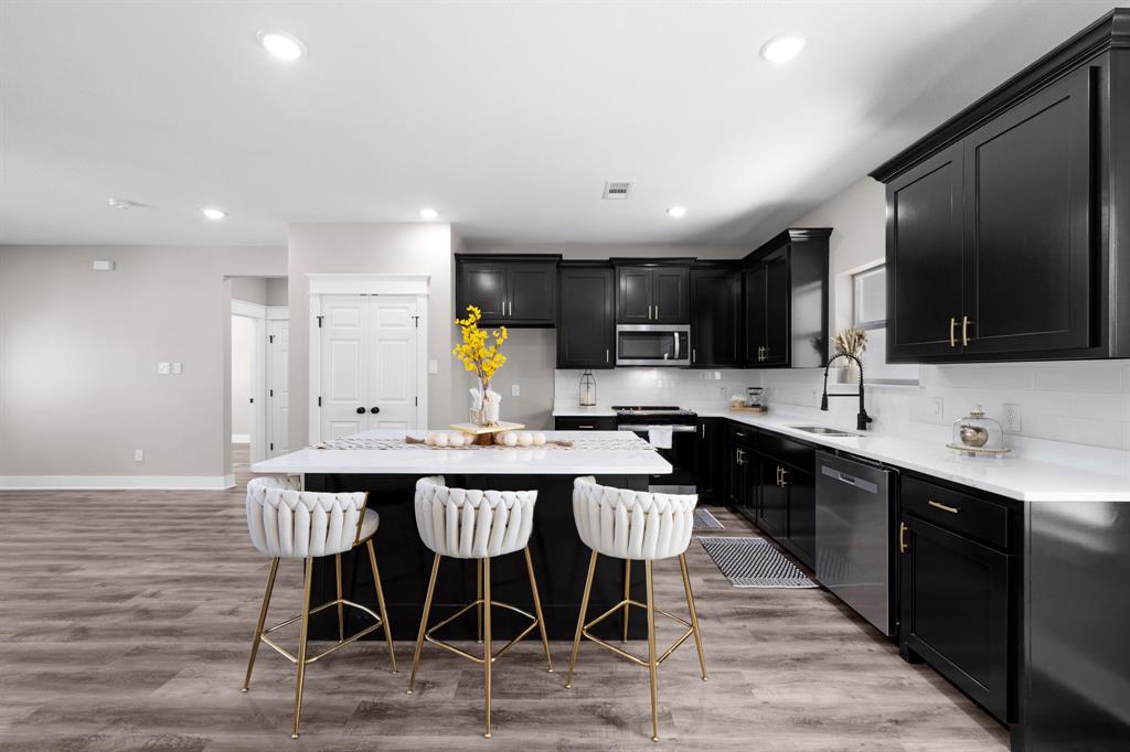 Jimmy Wags Add - Residential