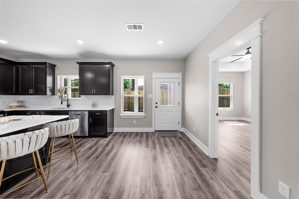 Jimmy Wags Add - Residential