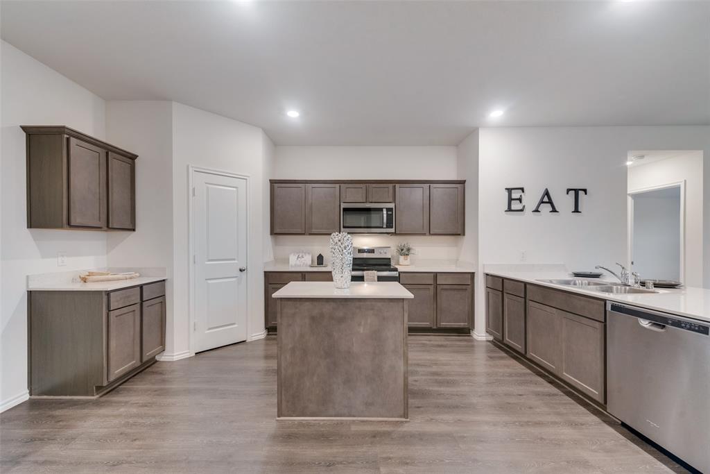 Magnolia Ph 8 - Residential Lease