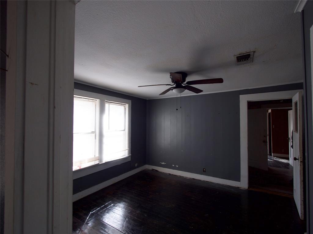 2215 W 18TH Street