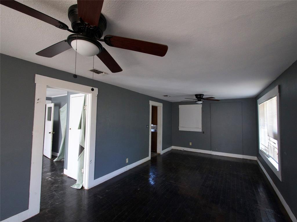 2215 W 18TH Street