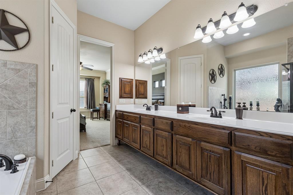 Enclave Of Shady Valley - Residential