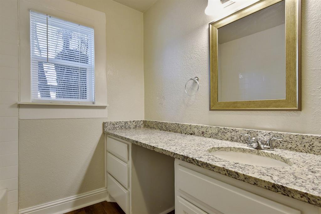 DUMAS J P ADDN - Residential Lease