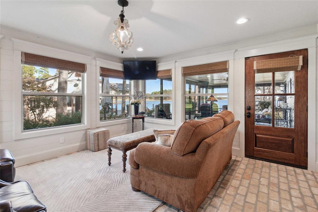 Snug Harbor - Residential