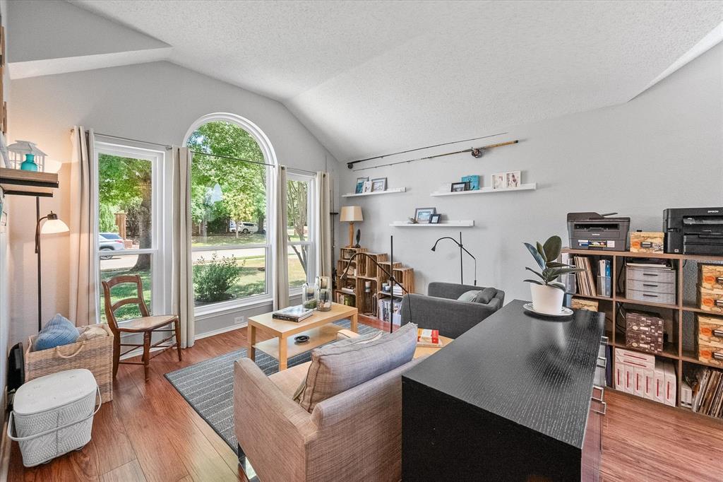 704 Oakridge Drive