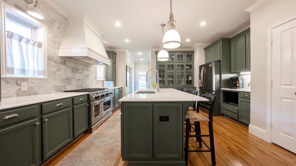 Country Club Estates - Residential