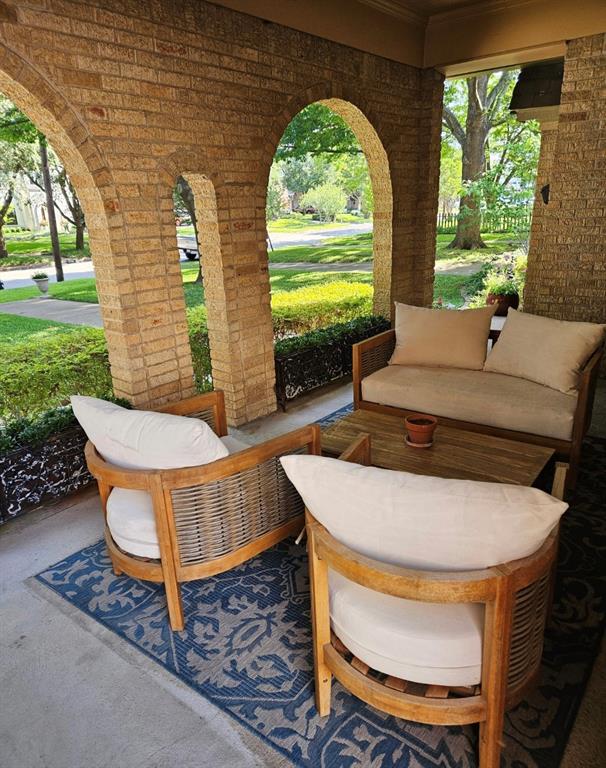 Country Club Estates - Residential