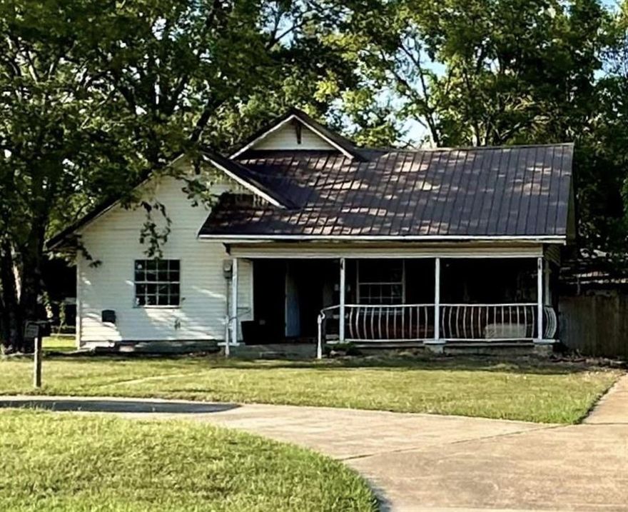 What a Find!! 4 bedroom 3 bathroom! Corner lot in excellent location with easy access to Interstate 30 and the downtown Celebration District! Come finish out this beauty to your tastes!