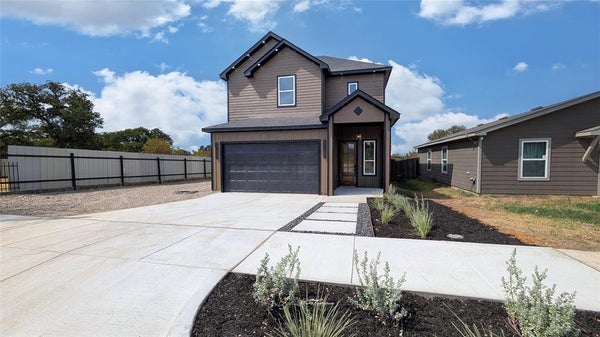 1530 LANGSTON ST, FORT WORTH, TX 76105 - Image a2e952e8a784c3fa7262a967e6319986/3922127393