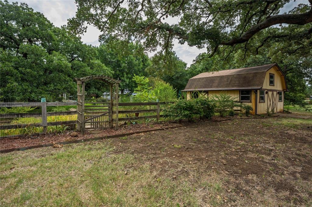 103 Red Oak Lane