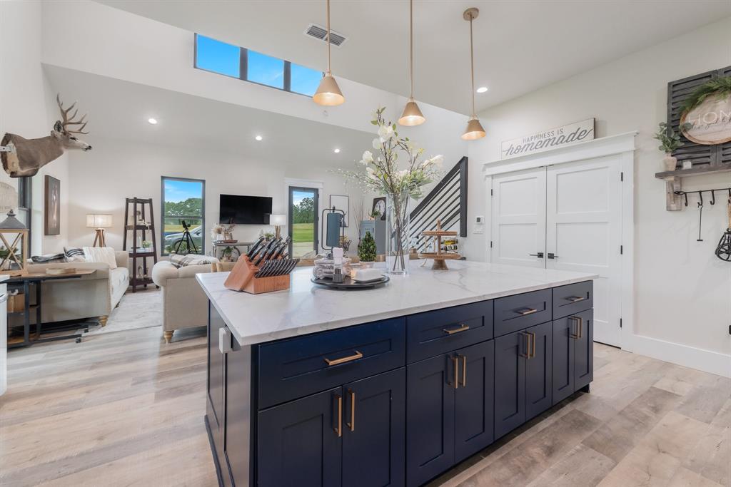 G-1228 TRAMMEL BURK A-G1228, ACRES 41.908 - Residential