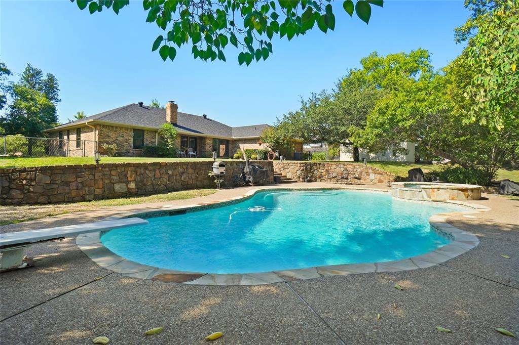 204 Crest Ridge Circle