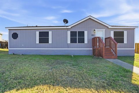 Photo of 1507 Smooth Stone Drive, Cleburne, TX 76033 (MLS # 21131804)