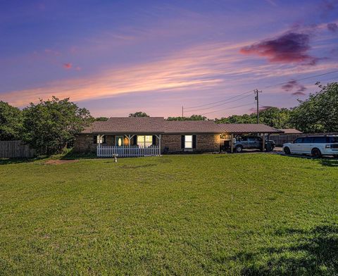 2277 Tanglewood Street Weatherford TX 76085